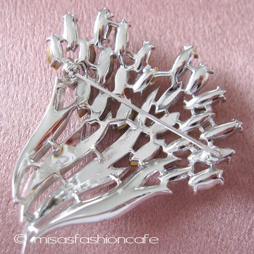 （画像用） クラウントリファリ Trifari ブローチ