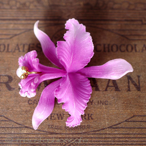 （画像用） アヤメのお花　ブローチ