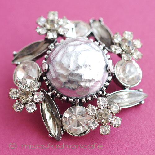 （画像用） バロックパール花ブローチ