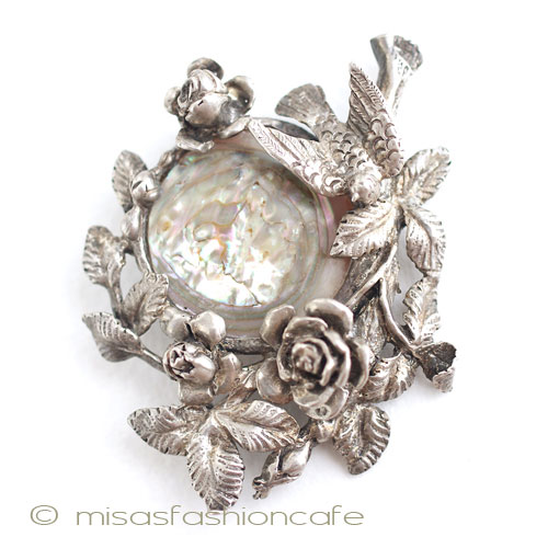 （画像用） マザーオブパール＆銀製 お花と鳥　ブローチ