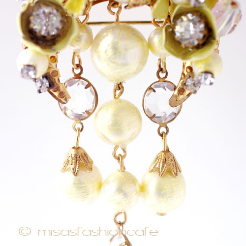 （画像用） パール＆クリスタル花ブローチ