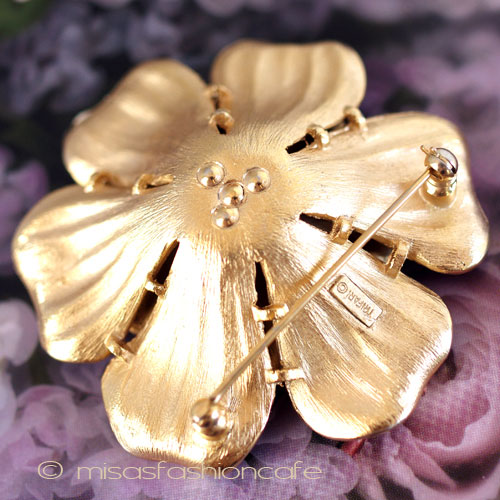 （画像用） Trifari　 トリファリ フラワーブローチ