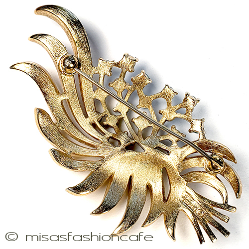 （画像用） Trifari　 トリファリ ターコイズの花ブローチ