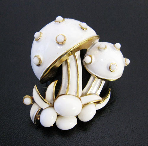 クラウントリファリ　蝶のブローチ クラウントリファリ 蝶のブローチ Vintage Crown Trifari Brooch