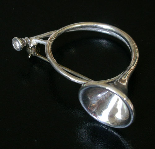 SterｌingSilver 銀製 トランペット ブローチ - ウインドウを閉じる