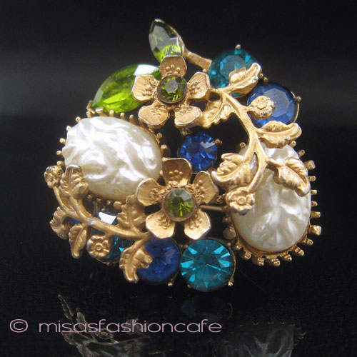 （画像用） バロックパール花ブローチ