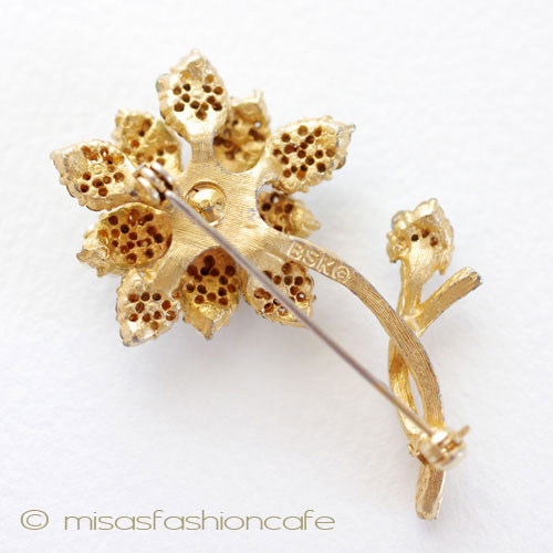（画像用） BSK お花ブローチ