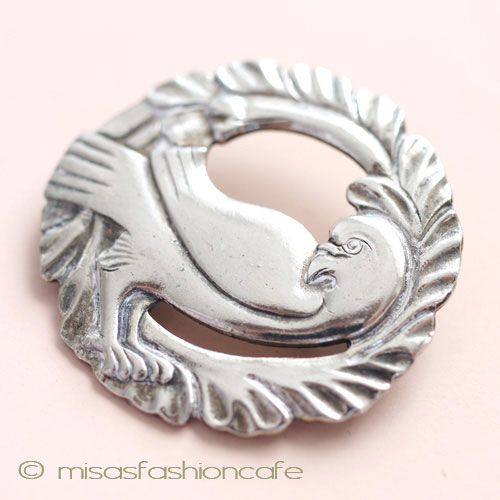 （画像用） 幸せの鳩　ブローチ