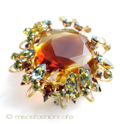 （画像用） クリスタル　ブローチ