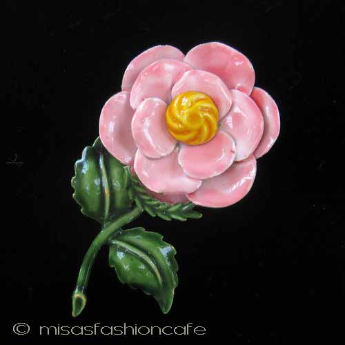 Original By Robert ツバキの花　ブローチ - ウインドウを閉じる