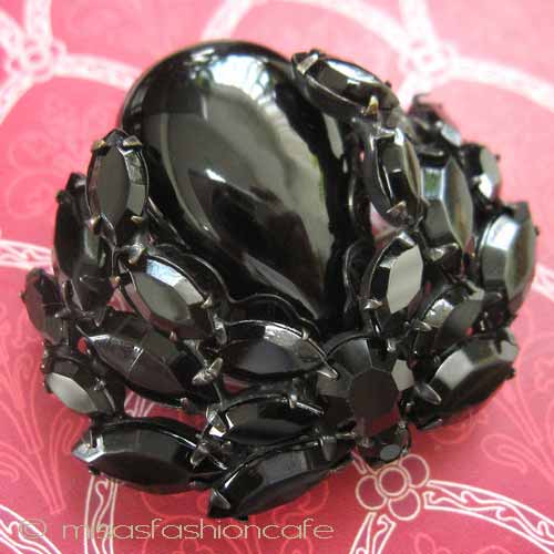 （画像用） Regency刻印　ブローチ フレンチジェット・ガラス