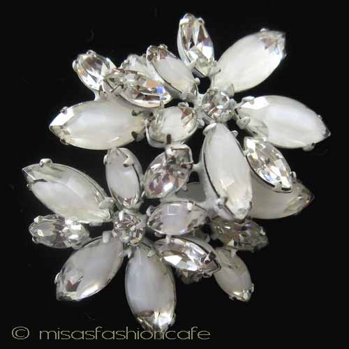 Regencyリージェンシー 花クリスタル ブローチ - ウインドウを閉じる