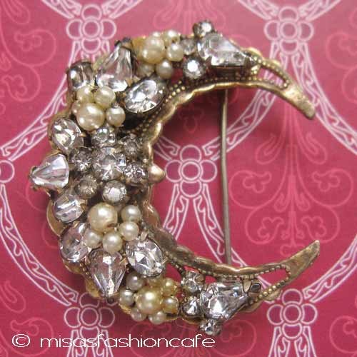 （画像用） Original By Robert お花三日月　ブローチ