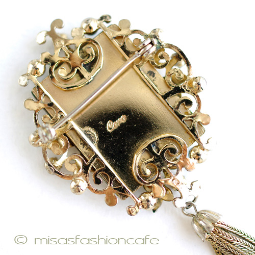 （画像用） ＣＯＲＯ タッセルブローチ ヴィクトリアン・ローズ