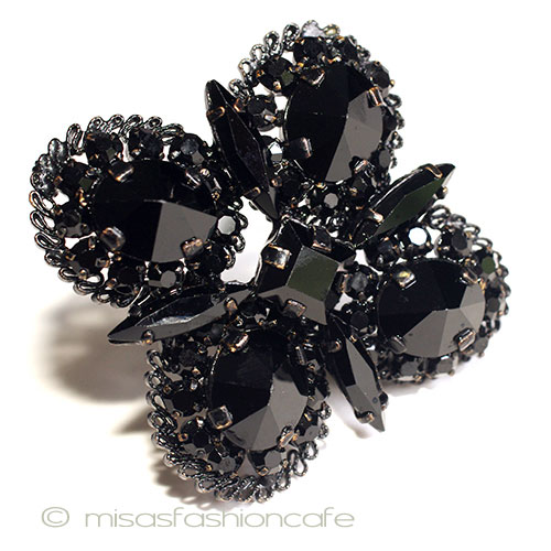 （画像用） Austria　オーストリア製 フレンチジェット　ブローチ