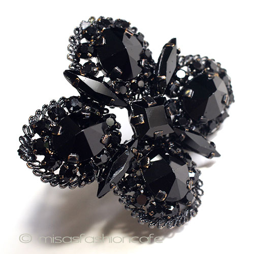 （画像用） Austria　オーストリア製 フレンチジェット　ブローチ