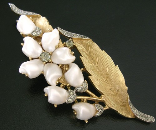 （画像用） クラウンTrifari　 パール花ブローチ