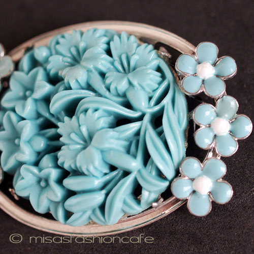 （画像用） Coro コロ　ブローチ ガラスの透かしフラワー