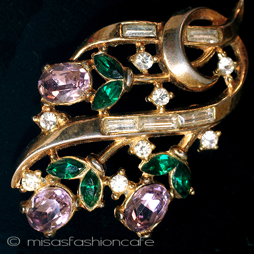 （画像用） Ｔｒｉｆａｒｉ　 トリファリ 1954年　お花ブローチ