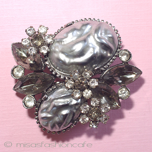 （画像用） バロックパール花ブローチ