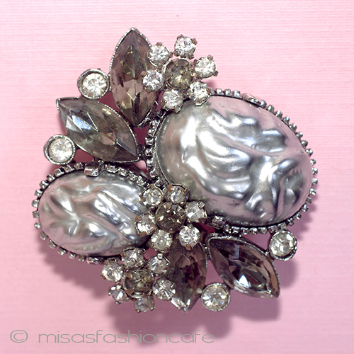 （画像用） バロックパール花ブローチ