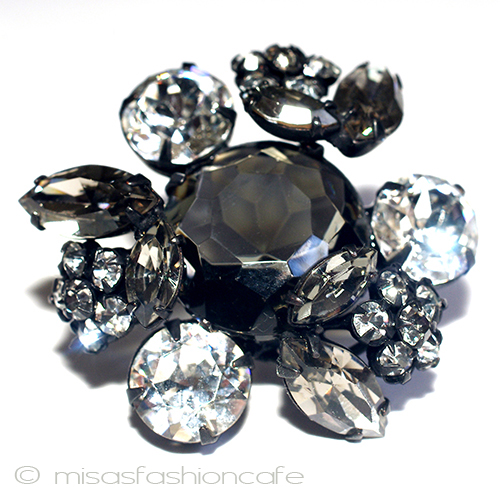 （画像用） Regency　リージェンシー クリスタルの花　ブローチ