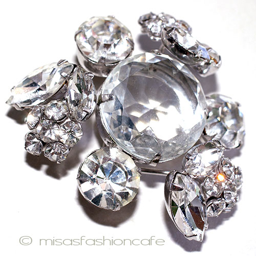 （画像用） Regency　リージェンシー クリスタルの花ブローチ