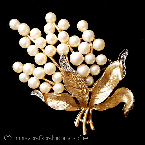 （画像用） Trifari　 トリファリ パールの花ブーケ