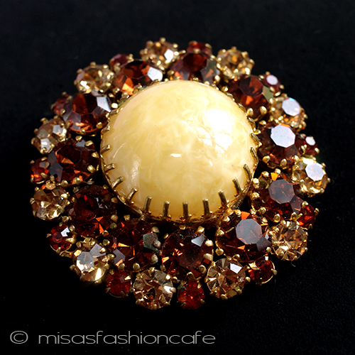 （画像用） ハニーガラス・ブローチ