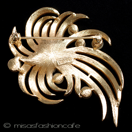 （画像用） Trifari　 トリファリ コサージュ　ブローチ