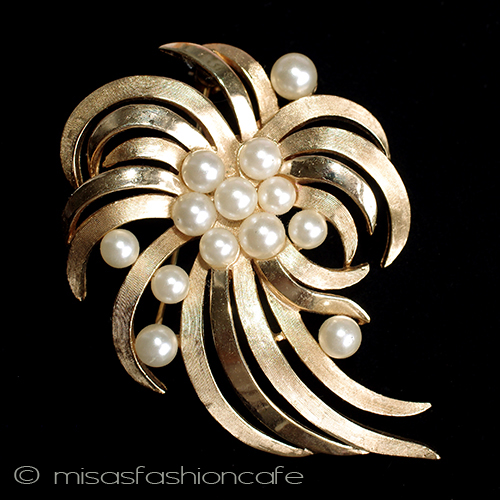 （画像用） Trifari　 トリファリ コサージュ　ブローチ