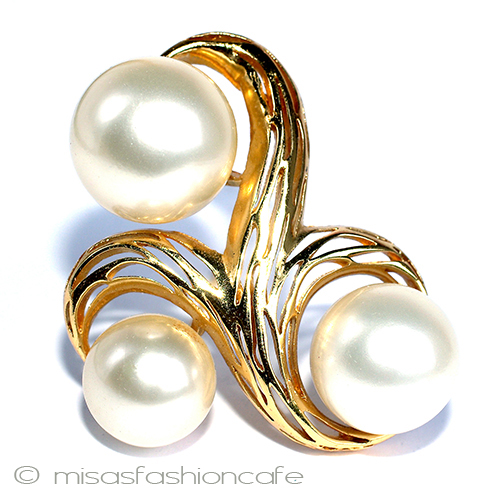 （画像用） TRIFARI　 トリファリ 大粒パール　ブローチ