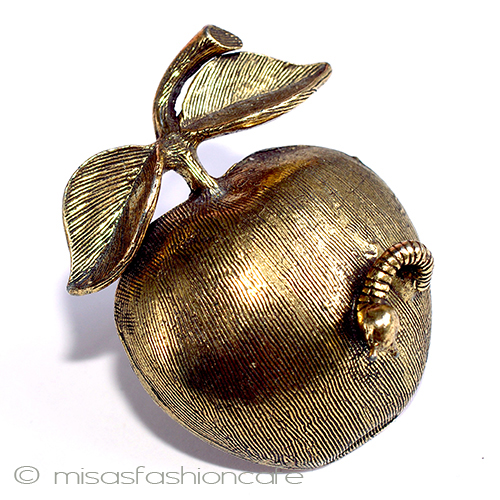 （画像用） Original by Robert りんご　ブローチ