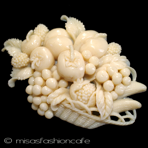 （画像用） フルーツバスケット セルロイド　ブローチ