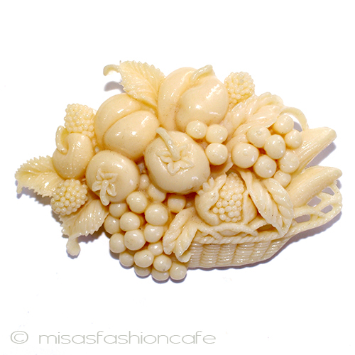 （画像用） フルーツバスケット セルロイド　ブローチ