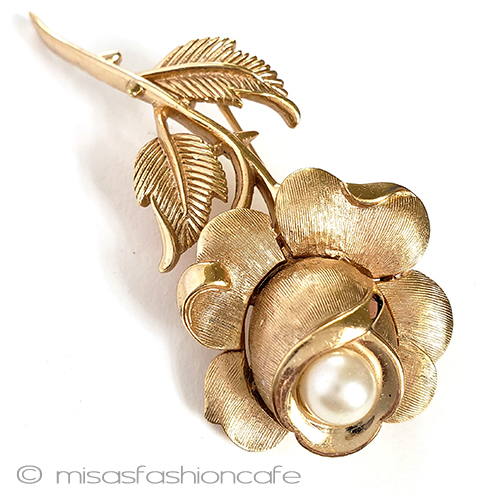 （画像用） Ｔｒｉｆａｒｉ　 トリファリ パール ローズ　ブローチ