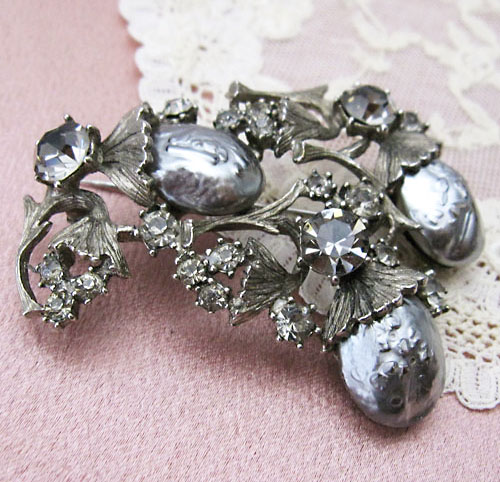 （画像用） 希少HARハーブローチ バロックパールの花