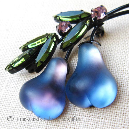 （画像用） Austria オーストリア製 ペアーフルーツ　ブローチ