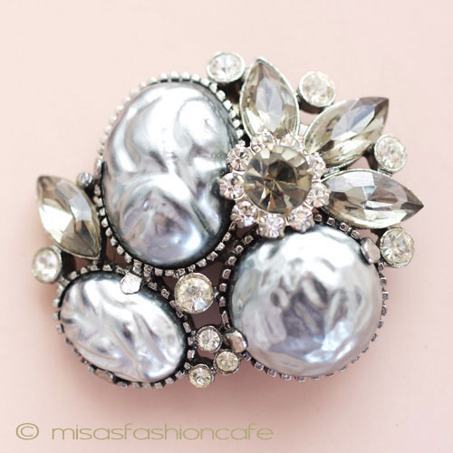 （画像用） バロックパール花ブローチ