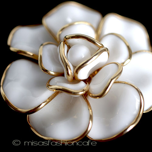 （画像用） Ｔｒｉｆａｒｉ　 トリファリ ガラスの花　ブローチ