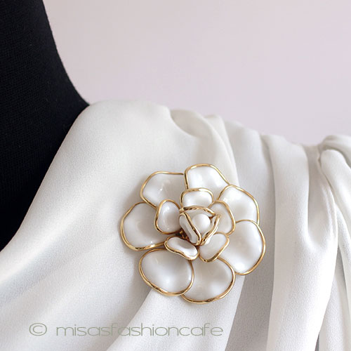 （画像用） Ｔｒｉｆａｒｉ　 トリファリ ガラスの花　ブローチ