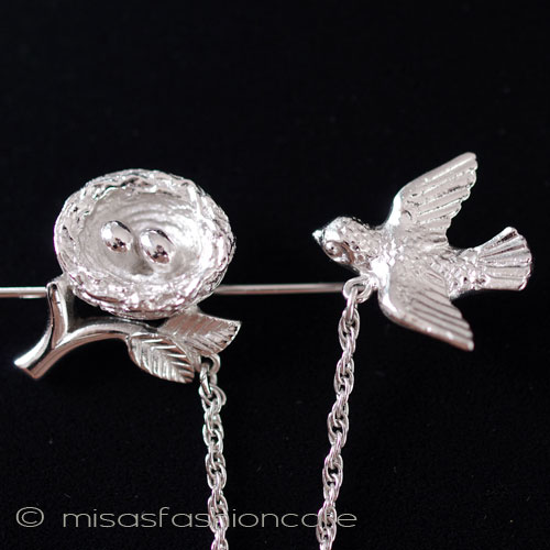 （画像用） Trifari　 トリファリ 鳥と巣　ブローチ