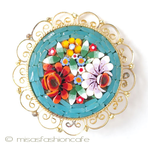 （画像用） ガラス製マイクロモザイク お花ブーケのブローチ