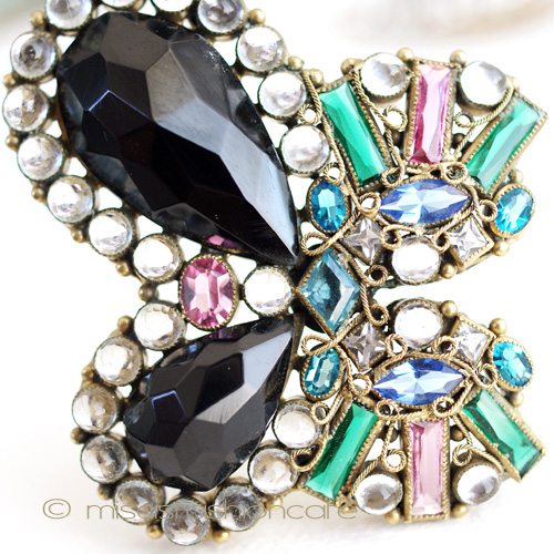 （画像用） Robertグラス　ブローチ