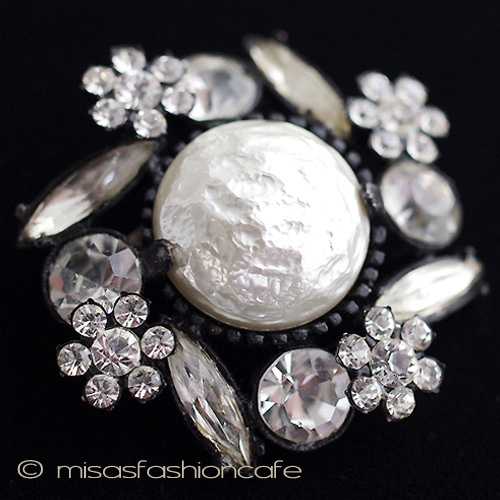 （画像用） バロックパール花ブローチ