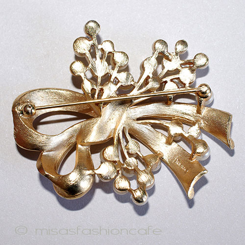 （画像用） Trifari　 トリファリ パールりぼんブーケ