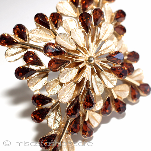 （画像用） Ｔｒｉｆａｒｉ　 トリファリ ボタニカル　ブローチ