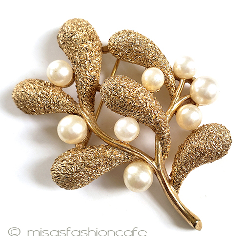 （画像用） Ｔｒｉｆａｒｉ　 トリファリ ヤドリギ　ブローチ