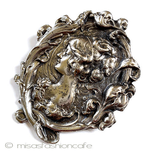 （画像用） アールヌーヴォー調 アヤメの花　ブローチ