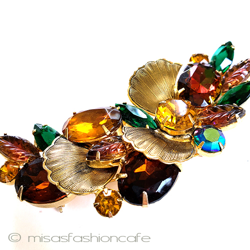 （画像用） ヴィンテージブローチ Julianaビジュー＆金葉